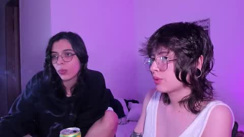 Eve  Lili online show from 11/23/25, 11:15