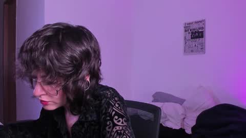 Eve  Lili online show from 11/28/25, 07:49