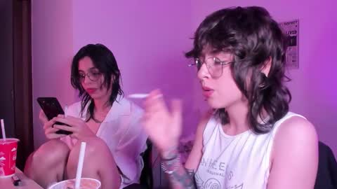 Eve  Lili online show from 12/02/25, 10:16