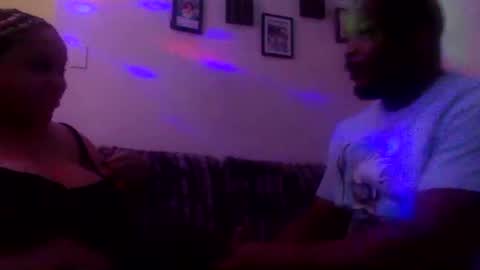 Twin and Lea online show from 10/05/25, 04:55