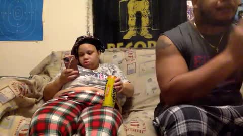 Twin and Lea online show from 12/05/25, 02:53