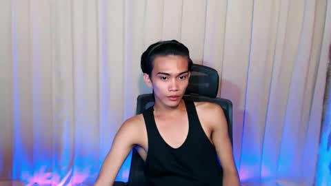 Snapshot of twink_clint chatting on 02/21/25, 12:06 twink_clint online show from 02/21/25, 12:06