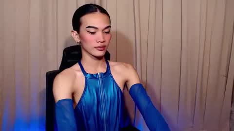 Snapshot of twink_clint chatting on 11/24/25, 11:21 twink_clint online show from 11/24/25, 11:21