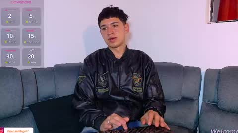 Snapshot of twink_daren chatting on 05/16/26, 06:17 Mr Daren online show from 05/16/26, 06:17