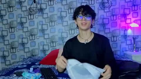 Sebastin online show from 05/19/26, 12:11