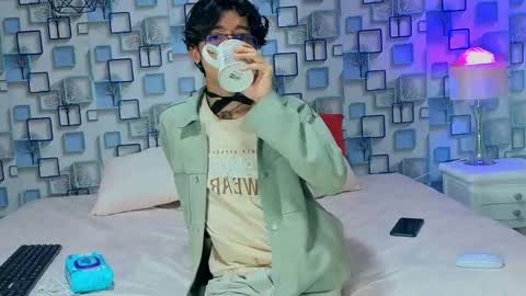 Snapshot of twink_sebas7 chatting on 05/21/26, 12:12 Sebastin online show from 05/21/26, 12:12