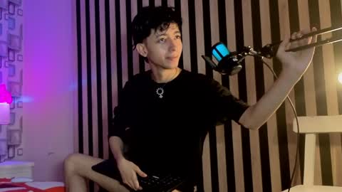 Snapshot of twink_sebas7 chatting on 05/30/26, 12:24 Sebastin online show from 05/30/26, 12:24