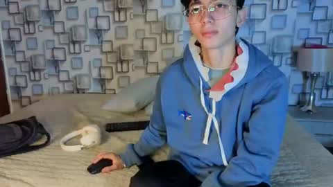 Snapshot of twink_sebas7 chatting on 06/25/26, 11:59 Sebastin online show from 06/25/26, 11:59