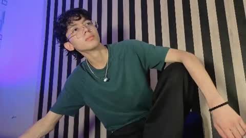 Snapshot of twink_sebas7 chatting on 07/03/26, 12:22 Sebastin online show from 07/03/26, 12:22
