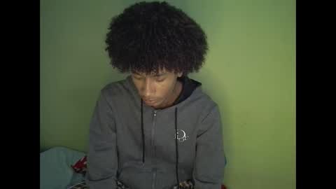 Snapshot of twinkgabriiel chatting on 12/16/25, 01:27 twinkgabriiel online show from 12/16/25, 01:27