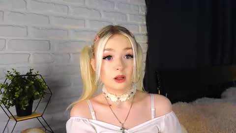 twinklefluff online show from 10/01/25, 03:51