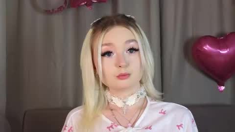 twinklefluff online show from 12/03/25, 04:16