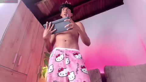 Snapshot of twinksboys_23 chatting on 10/25/25, 01:51 twinksboys_23 online show from 10/25/25, 01:51