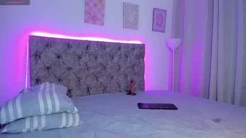 twinksboys_23 online show from 04/15/26, 07:32