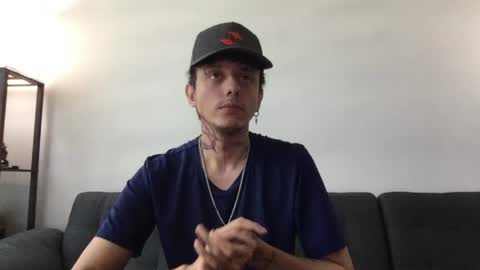 Derrick online show from 05/02/26, 04:45