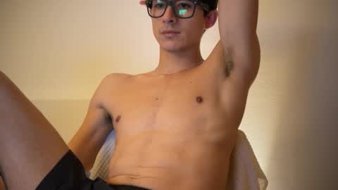 Snapshot of twinksweetlovehot chatting on 01/24/25, 06:35 twinksweetlovehot online show from 01/24/25, 06:35