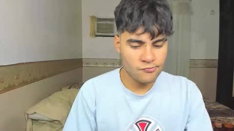 Snapshot of twinkwolf2 chatting on 02/19/26, 01:01 twinkwolf2 online show from 02/19/26, 01:01