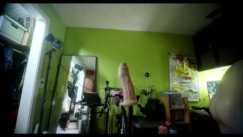 Snapshot of twinkyhornyboi chatting on 10/23/25, 10:03 TwinkyHornyBoi online show from 10/23/25, 10:03