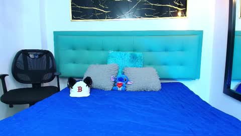 twinslovers_ online show from 10/12/25, 05:06