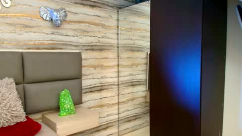 twinslovers_ online show from 11/03/25, 12:35