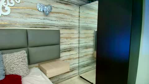 twinslovers_ online show from 11/05/25, 10:21