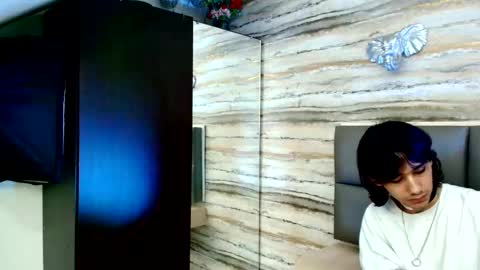 twinslovers_ online show from 11/17/25, 01:44