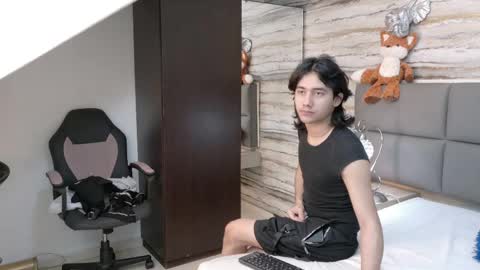 Snapshot of twinslovers_ chatting on 06/09/26, 04:24 twinslovers_ online show from 06/09/26, 04:24