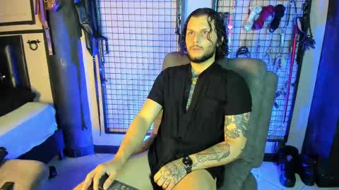 Snapshot of twisted_fantasy_ chatting on 03/12/25, 01:36 Clio Tadeo online show from 03/12/25, 01:36