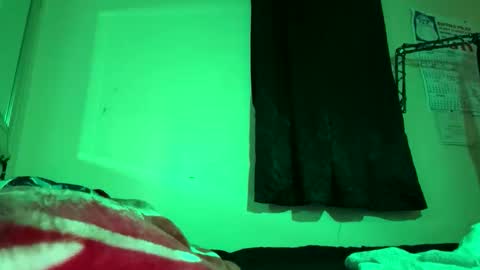 twizzler_twizzle online show from 02/15/26, 02:36