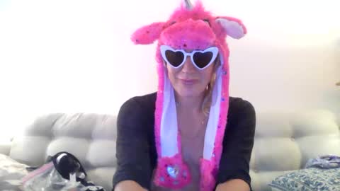 Snapshot of twoboobsonepenis chatting on 05/16/26, 02:41 twoboobsonepenis online show from 05/16/26, 02:41