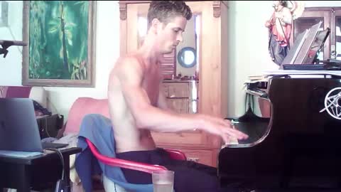 TobeBritta online show from 11/09/25, 03:10