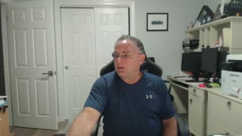 Twopeopleinlove online show from 10/06/25, 10:02