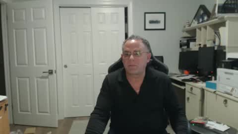 Twopeopleinlove online show from 12/01/25, 10:53