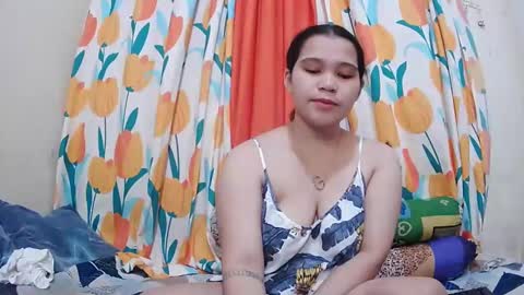 Lyn and lea online show from 02/01/25, 02:58