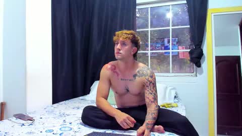 Snapshot of twunk_mescal chatting on 11/03/25, 10:32 Matias online show from 11/03/25, 10:32