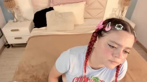 Twiggy online show from 02/24/26, 08:07