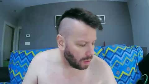 Snapshot of txan9876 chatting on 10/19/25, 08:59 Txan Chan online show from 10/19/25, 08:59