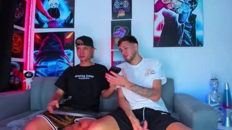 Oscar and Moises online show from 03/09/25, 04:00