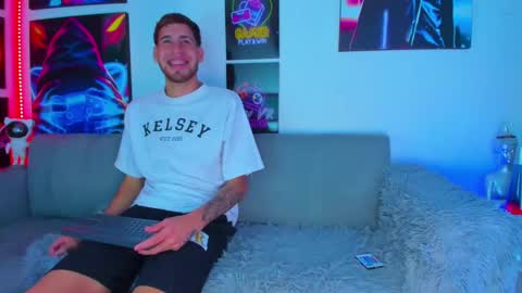 Oscar and Moises online show from 03/10/25, 06:23