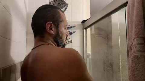 Snapshot of txmusclestud chatting on 12/22/24, 05:42 txmusclestud online show from 12/22/24, 05:42