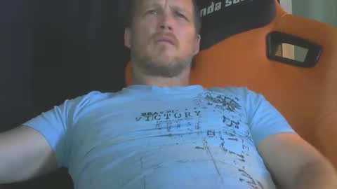 Snapshot of tyfinns69568194 chatting on 09/12/25, 04:23 tyfinns69568194 online show from 09/12/25, 04:23