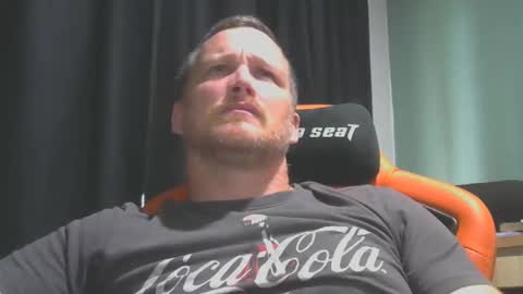 Snapshot of tyfinns69568194 chatting on 10/24/25, 02:19 tyfinns69568194 online show from 10/24/25, 02:19