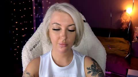 Snapshot of tykioty_miley chatting on 12/07/24, 01:51 Miley online show from 12/07/24, 01:51