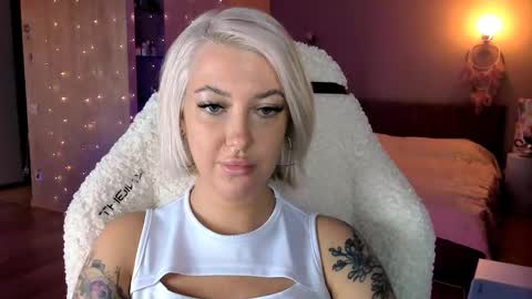 Snapshot of tykioty_miley chatting on 01/31/25, 12:29 Miley online show from 01/31/25, 12:29