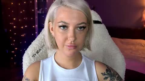 Snapshot of tykioty_miley chatting on 01/31/25, 03:33 Miley online show from 01/31/25, 03:33