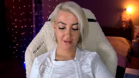 Snapshot of tykioty_miley chatting on 02/08/25, 03:53 Miley online show from 02/08/25, 03:53