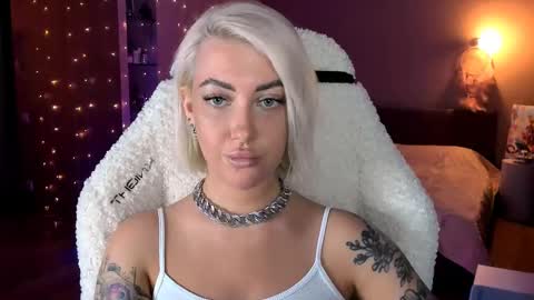 Snapshot of tykioty_miley chatting on 02/12/25, 06:30 Miley online show from 02/12/25, 06:30