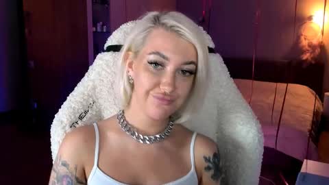 Snapshot of tykioty_miley chatting on 03/01/25, 06:11 Miley online show from 03/01/25, 06:11