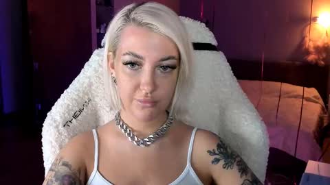 Snapshot of tykioty_miley chatting on 03/02/25, 03:16 Miley online show from 03/02/25, 03:16