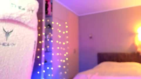 Snapshot of tykioty_miley chatting on 12/04/25, 02:15 Miley online show from 12/04/25, 02:15